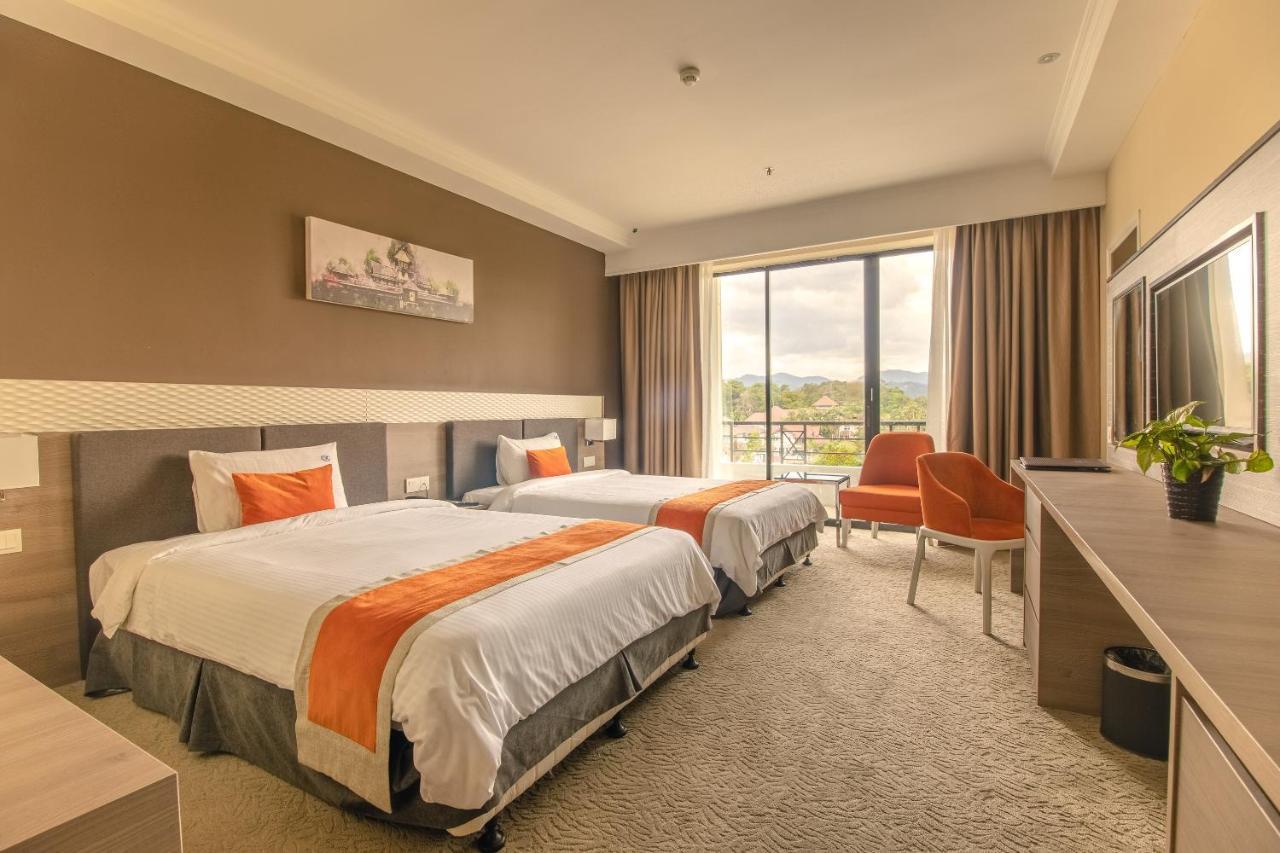 Klana Resort Seremban Exteriör bild
