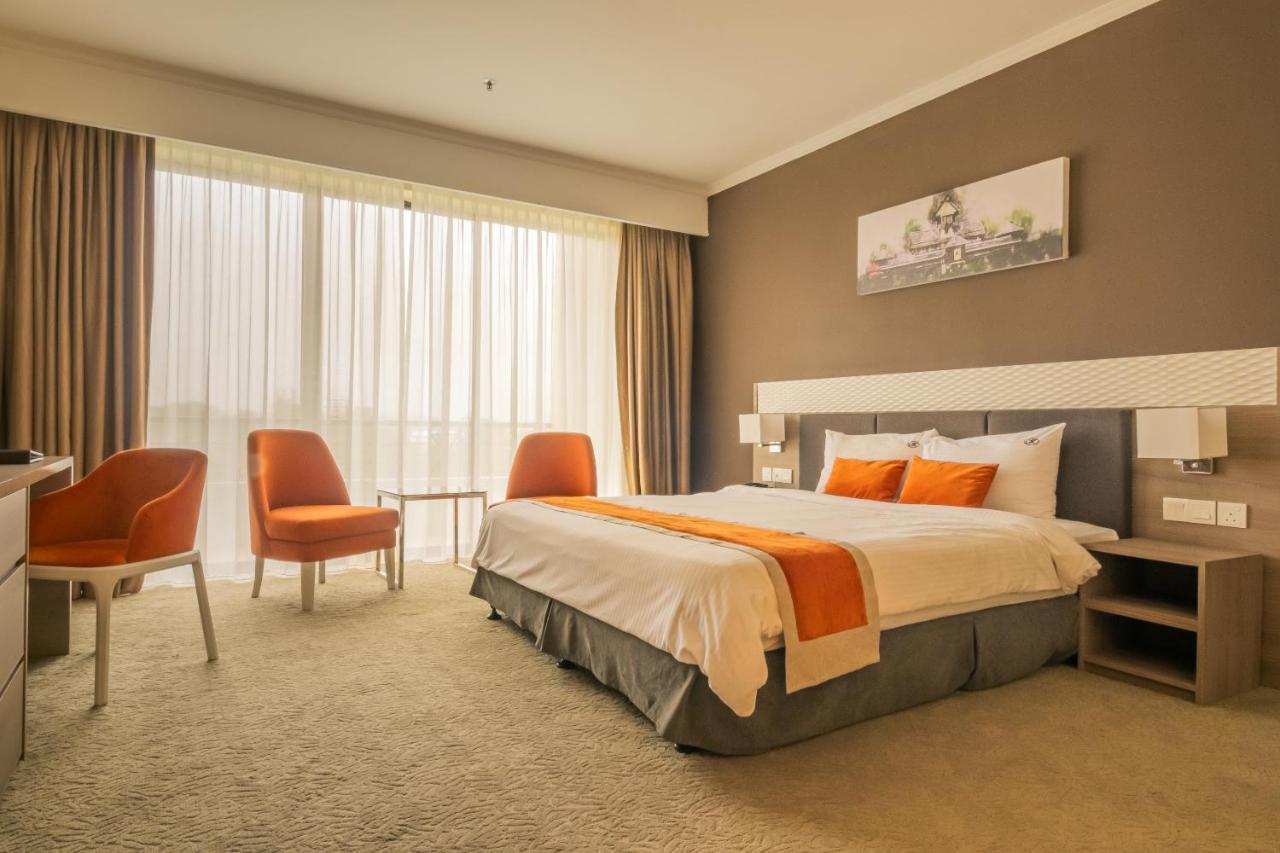Klana Resort Seremban Exteriör bild